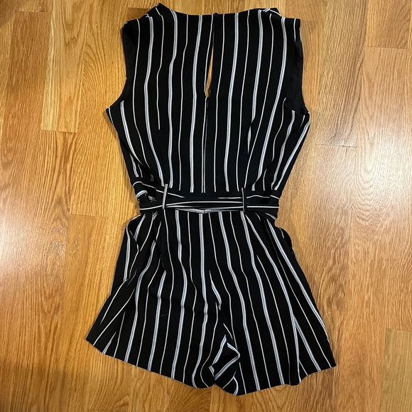 Banana Republic Sleeveless Romper - Picture 2 of 3